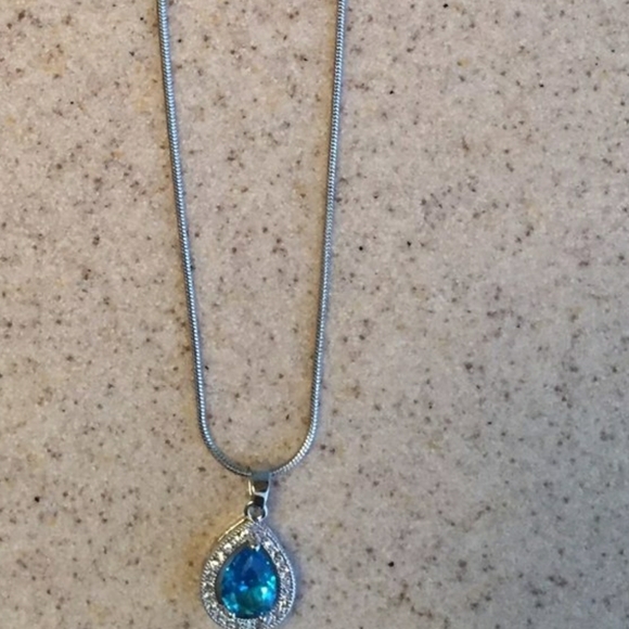 COPY - 10k white gold plated Austrian blue neckla… - Picture 2 of 4